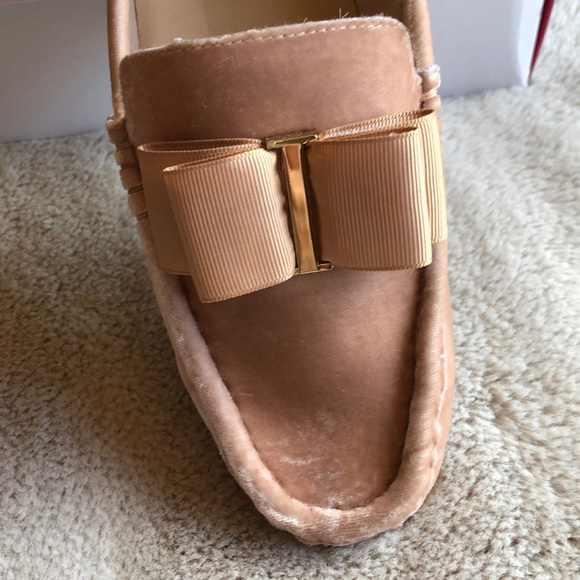 🎀 Velvet Moccasins with Grosgrain Bow 🎀 - Picture 7 of 12